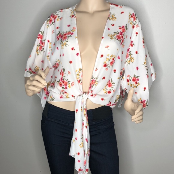 White Floral Boho style tie front top - Picture 4 of 6